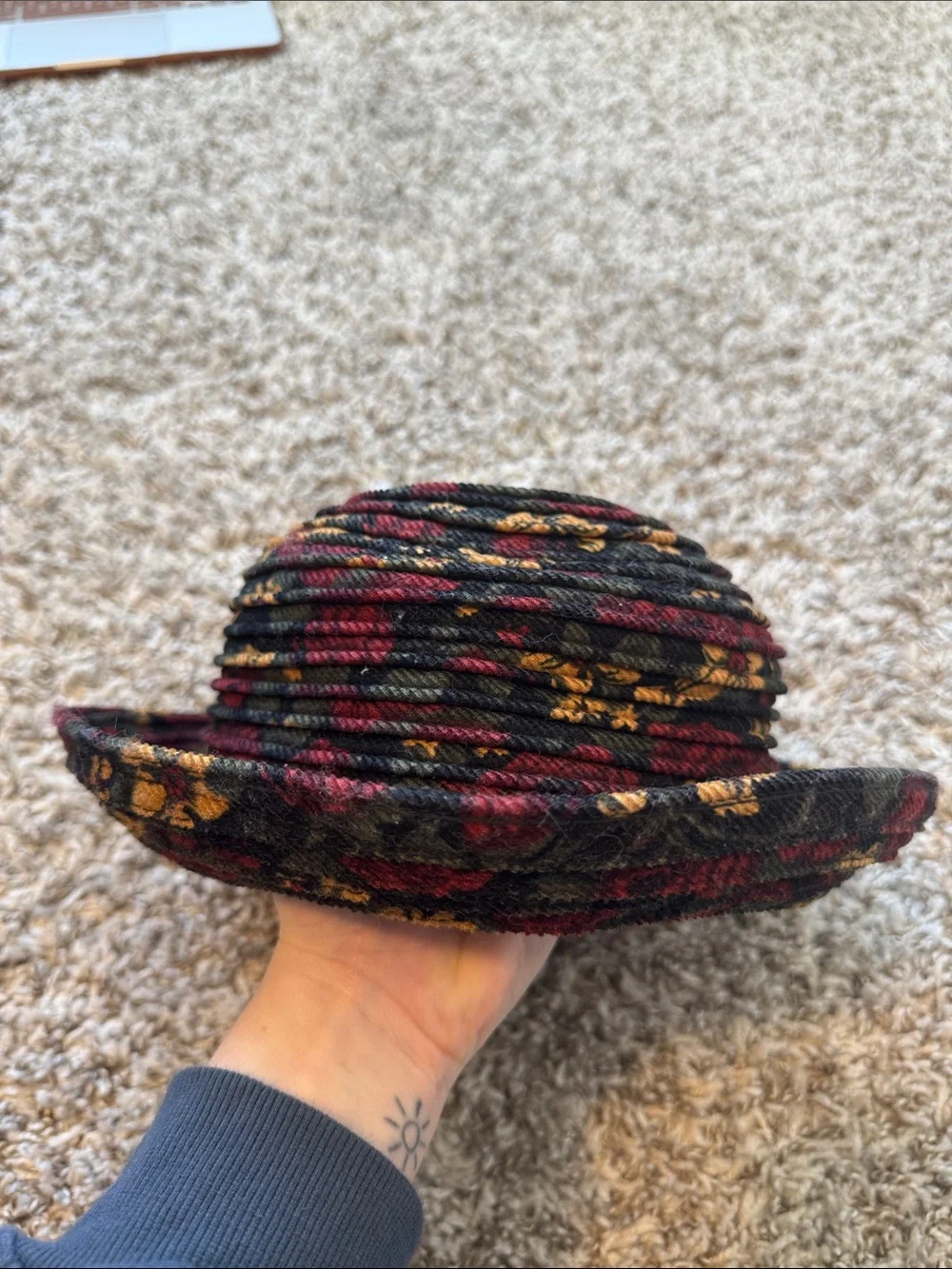 Liz Claiborne Floral Cloche Hat Black Burgundy Gold Vintage Style